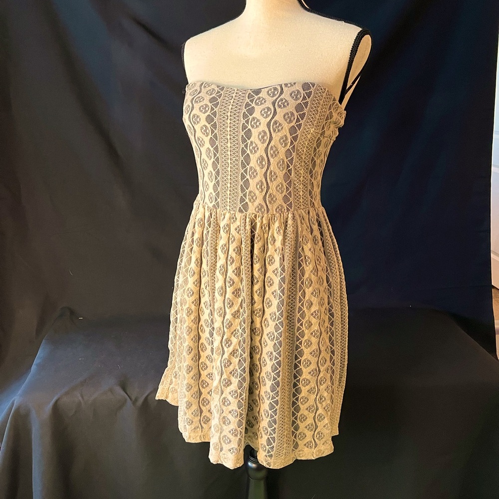 O’Sher Black Ivory Lace Strapless Dress NWT